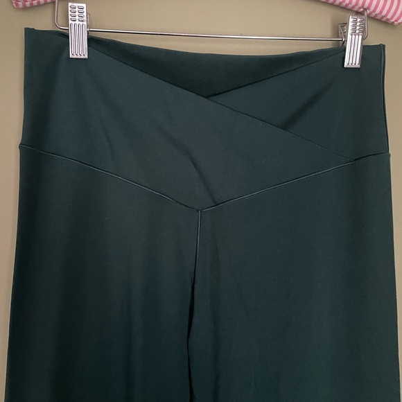 Offline by Aerie Deep Green Flare Leggings Sz XL - Picture 4 of 7